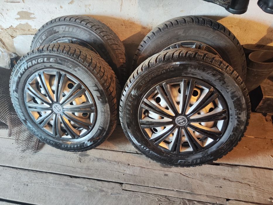 Продам зимнюю резину на 14 полный комплект