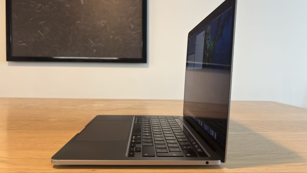 MacBook Pro 13” (2020, Intel)