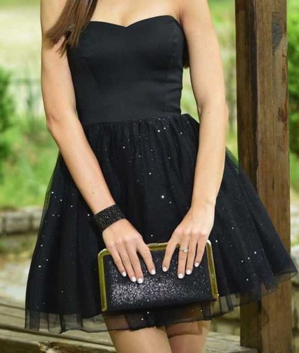 Дамска черна рокля с бюстие