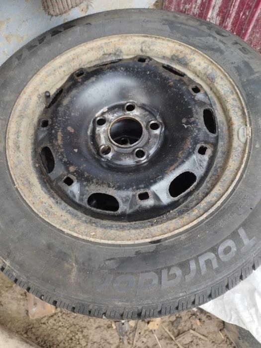 Vand roti r14 cu cauciucuri de iarna in stare foarte buna