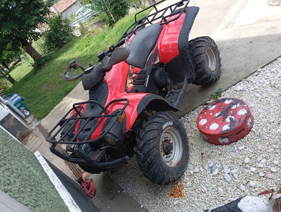 Atv linhai 300 4x4 la manetă