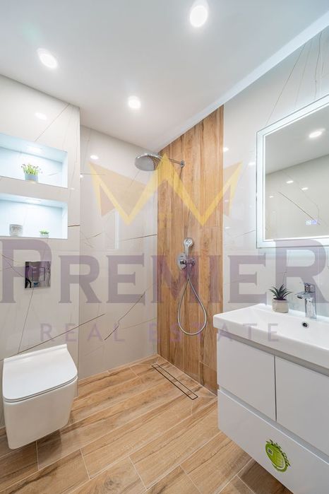 Продава се Тристаен апартамент в Варна, Победа - 77 кв.м за 2013 €/кв.м - Снимка #3