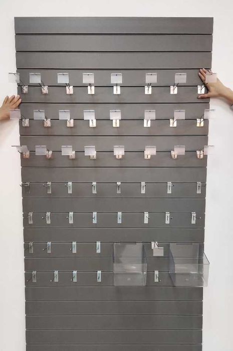 Торговое оборудование, стеллаж, МДФ панель с крючками и контейнерами