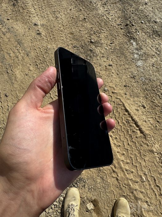 iPhone 13 LLA region