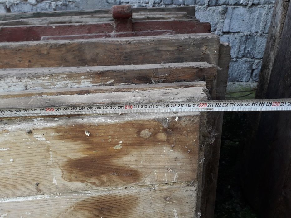 Vând uși masive, compresoare