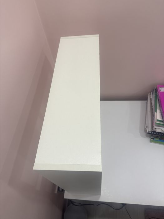 Чисто нова стенна етажерка