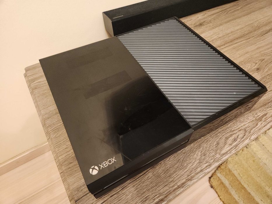 Xbox One 500GB Complet functional, neactualizat din 2017