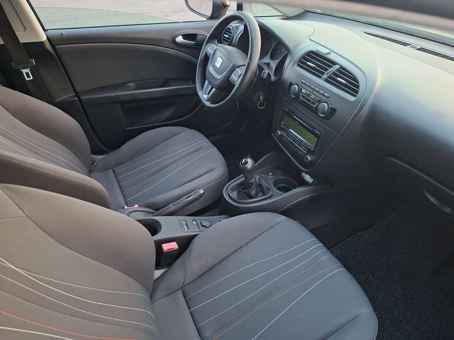 Seat Leon  2012   Benzina 105 C.P  Adusa Recent Germania