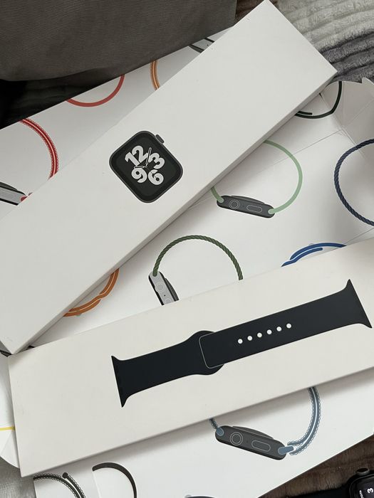 продам Apple Watch SE