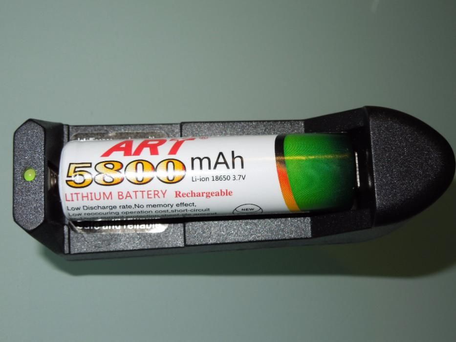 Incărcător Pentru Laser, Lanterna + Acumulator Marca ART 18650 5800mAh