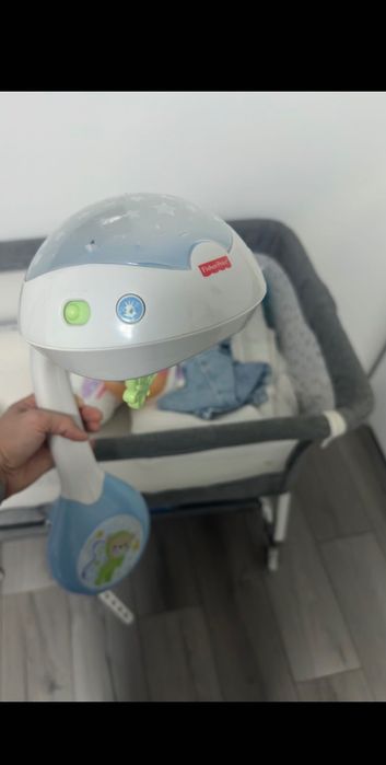 Vând pătuț, cădiță pliabilă și carusel electric bebeluș