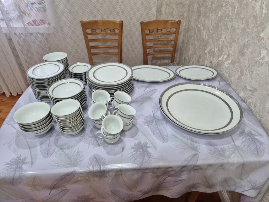 Сервиз столовый.