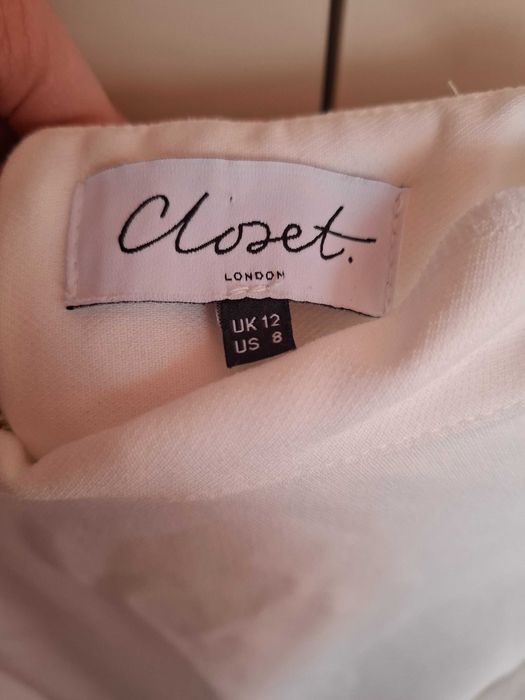 Бяла рокля на Closet London