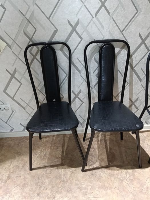 Продам стулья 4 штуки