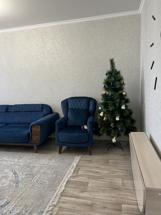 Продам диван с креслами