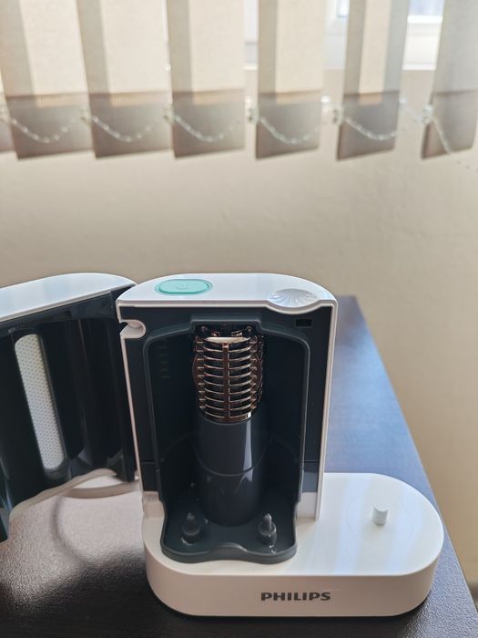 Зарядно четка Philips с UV стерилизатор