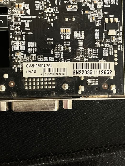 Продам видеокарту GT 1030(2GB)