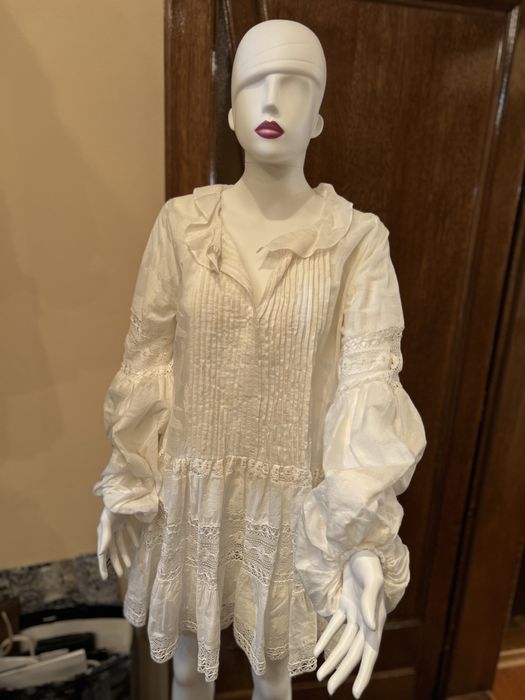 Vand rochie PNK cu insertii de dantela