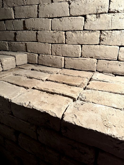 Глиняный саманный кирпич