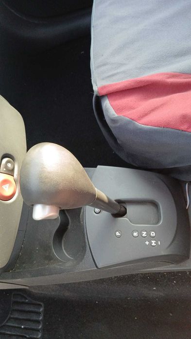 Dezmembrez Renault Clio 3-1.6 Benzina Din 2008 -Cutie Automata-K4M-C8