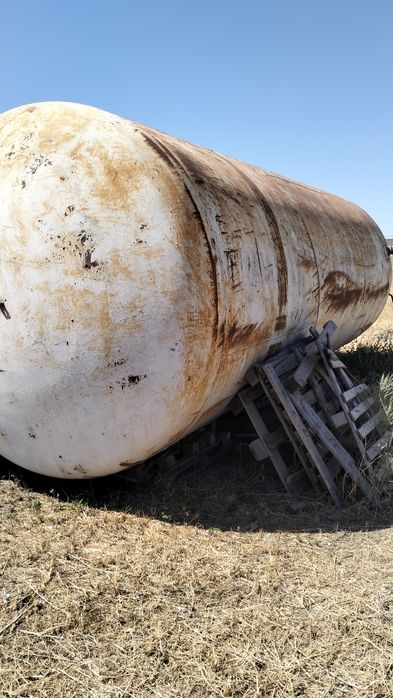 Емкаст Бочки Цестерны 28 куб эмаль