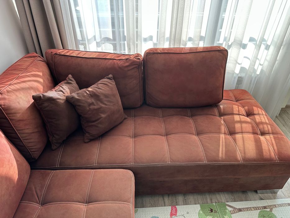 Разтегателен ъглов диван