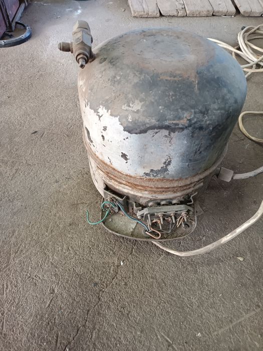 Компресор хладилен,работещ почти без пари