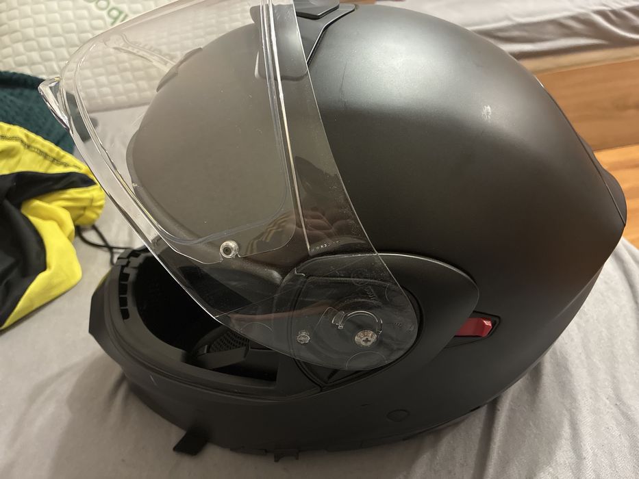 Продавам каска Scorpion exo-930