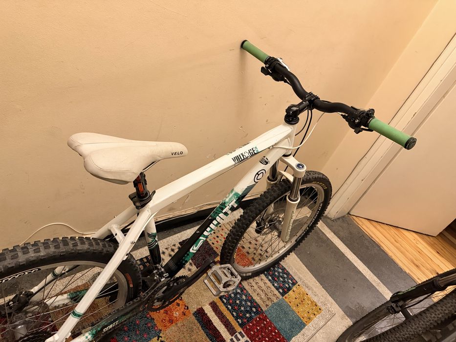 Планински Скот 26 бяло