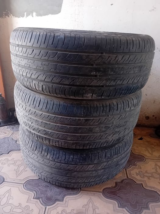 Шины Балон 235/50,R19 количество-3 штуки