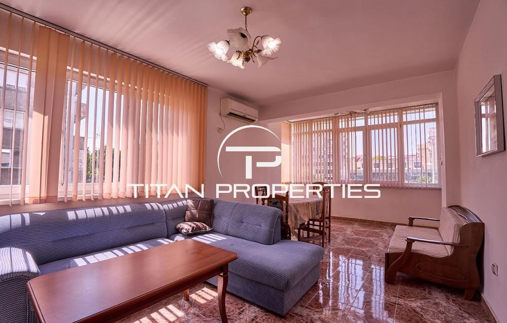 Дава се под наем Тристаен апартамент в Пловдив, Център - 100 кв.м за 450 € - Снимка #1