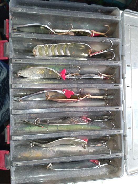 Продам блесна, приманки