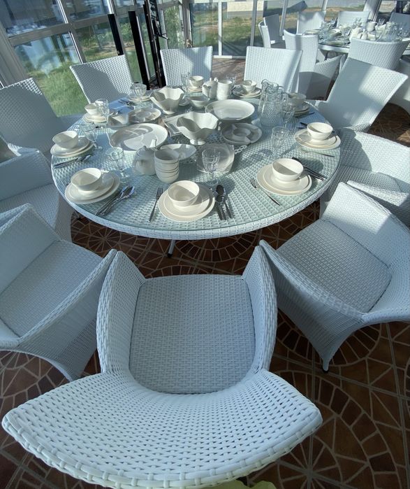 Продам 2 набора ротанг столы