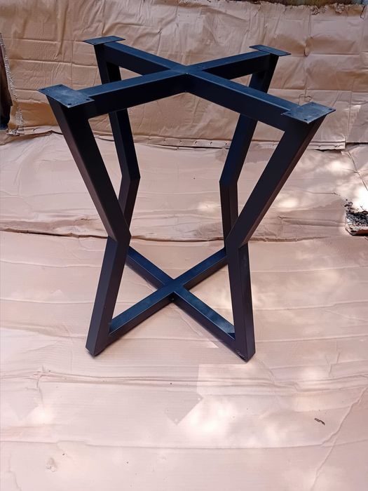 Метални крака за маса и пейки