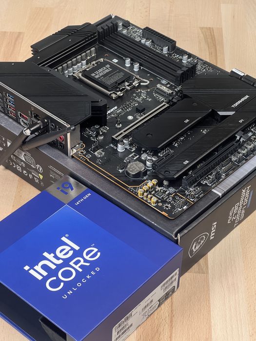 Placă de bază msi mag z790 tomahawk ddr4 —wifi