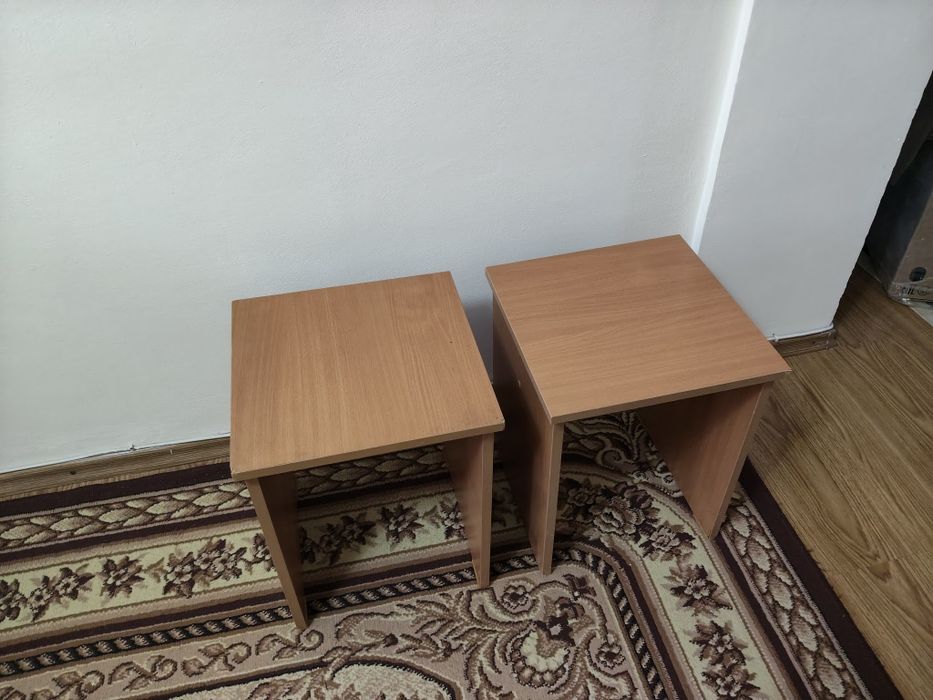 Срочно продам стол и стулья