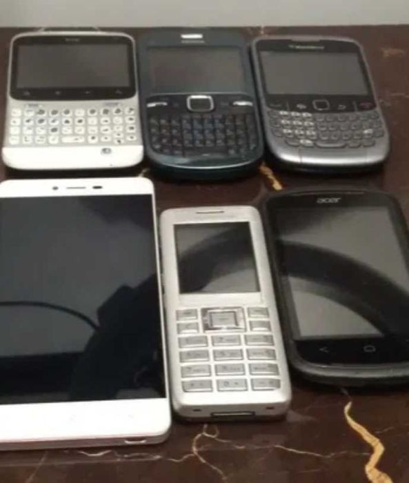 Telefoane cu butoane touch funcționale pentru reparat sau piese