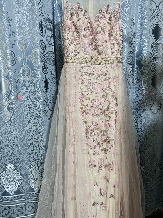 Вечернее платье