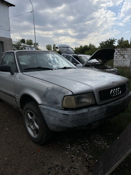 Продам Ауди 80 б4 на запчасти