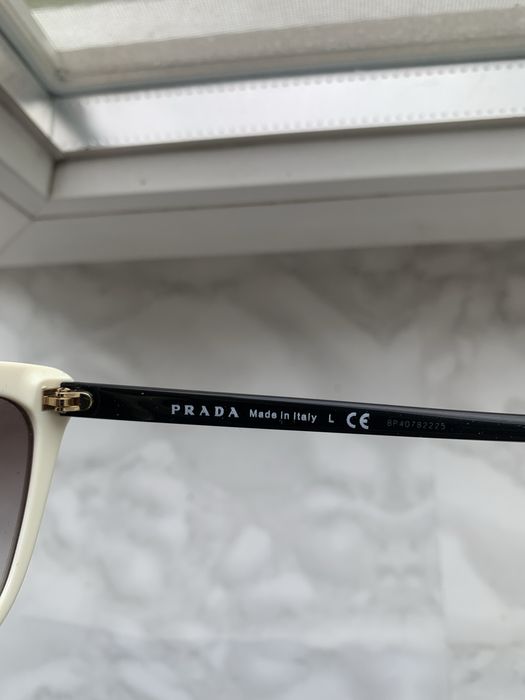 Солнцезащитные очки PRADA