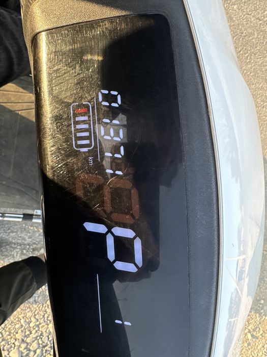 электро скутер сузуки