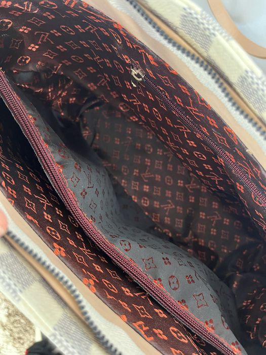 Geantă Louis Vuitton