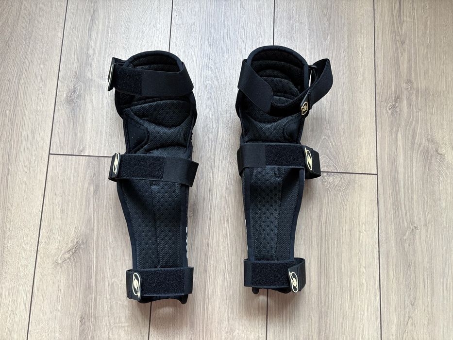 O'NEAL Trail FR Carbon Look protecții de genunchi și tibie