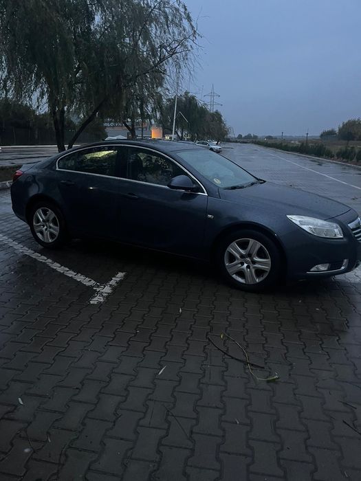 Vand sau schimb opel insignia 2009