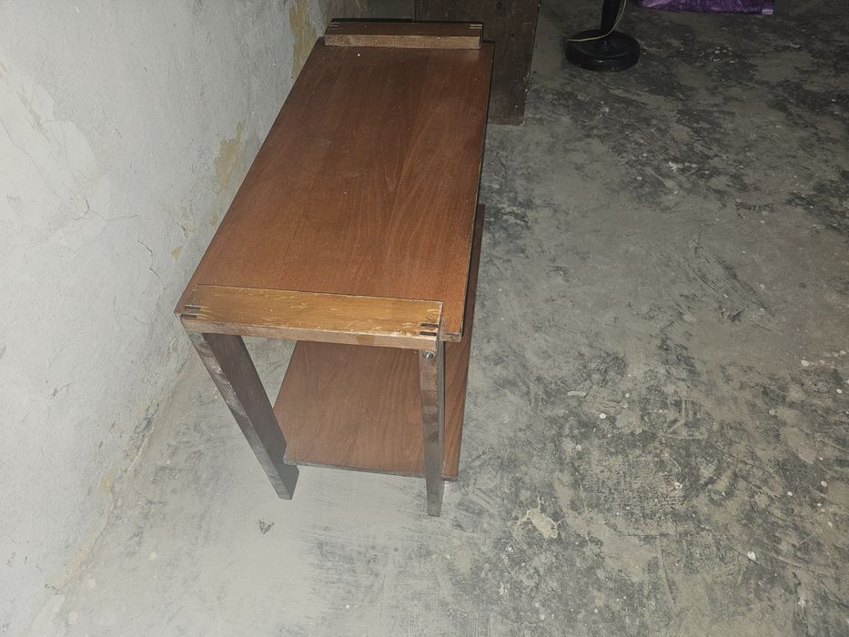 vand masuta cafea, cuier din lemn și masa de bucatarie