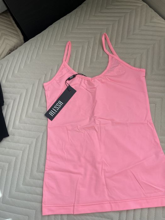 Топ Алесса с етикет