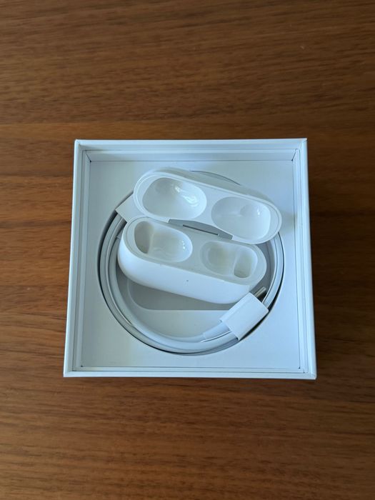 AirPods Pro 2, дясна слушалка + кейс