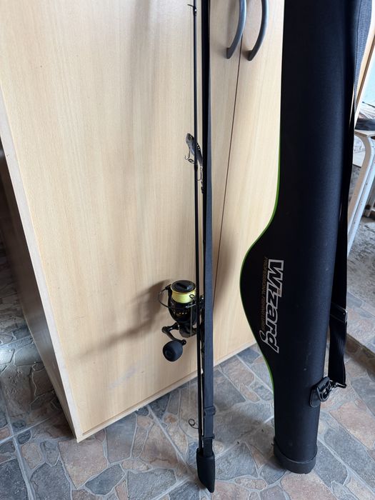 vând lanseta spining zeck all black 2.7m