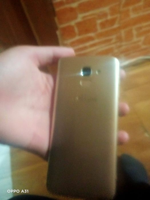 Huawei P20 Lite,iPhone SE ,Samsung Galaxy J6 , Redmi 8A