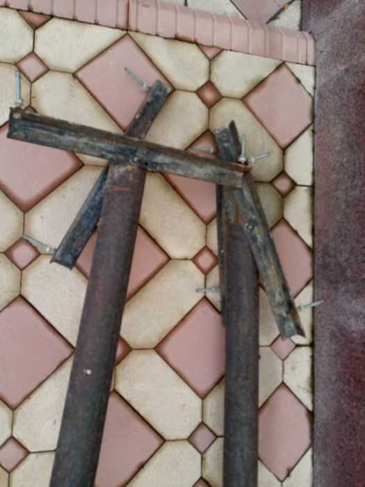 Установочные стойки для спутниковых антенн(углы регулируются)